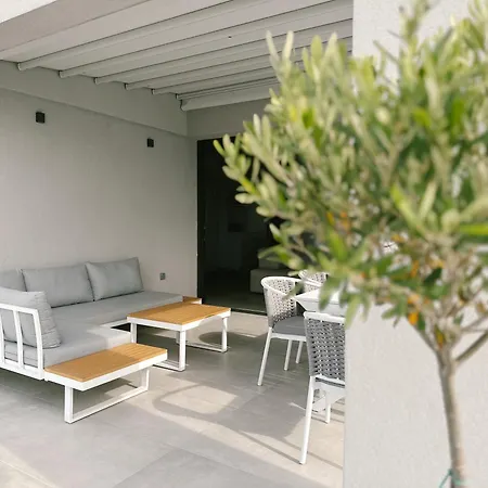 Olo Luxury Penthouse By 8essentially